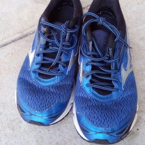 Mazuno Running Shoes, size 12, wave inspire 13, BLUE, LOOK GREAT.